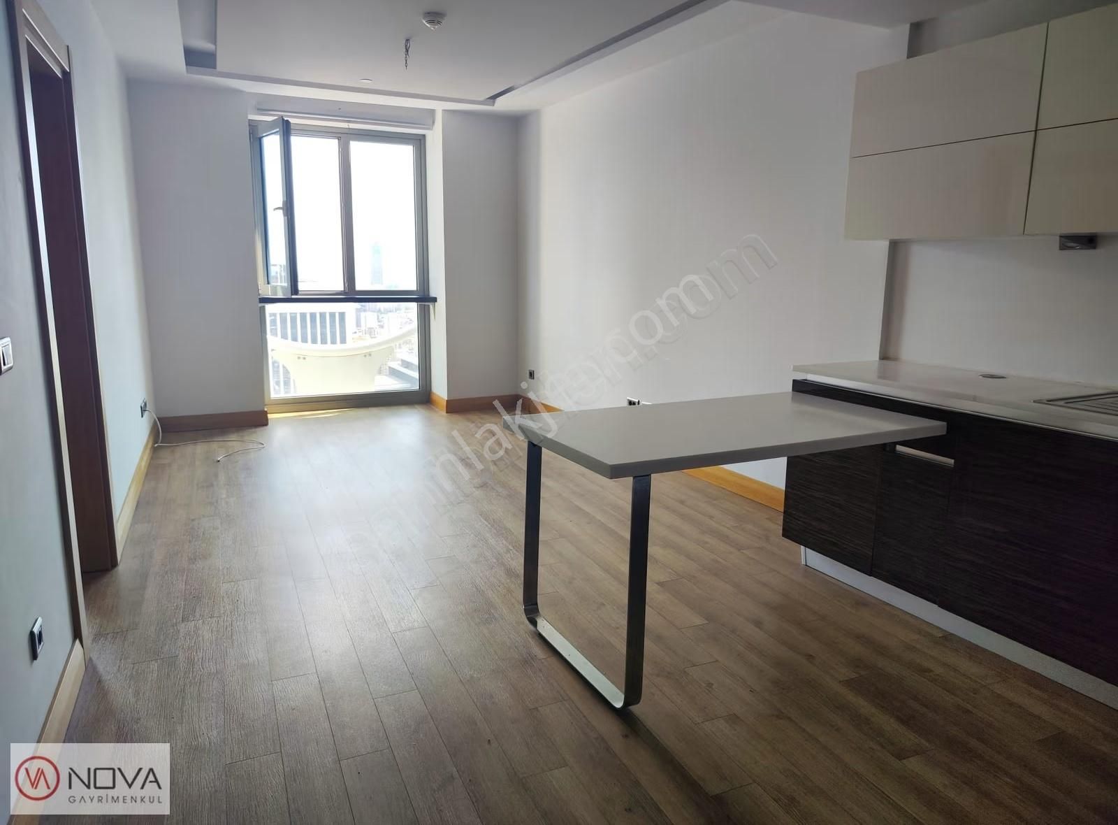 Nova'dan Finans Merkezi Sarphan Finans Park'ta 1+1 Ofis Büro - Görsel 2