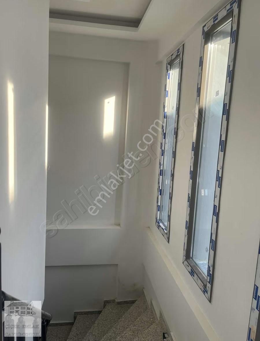 Manisa Karaoğlanlıda Sıfır Geniş Villa - Görsel 28