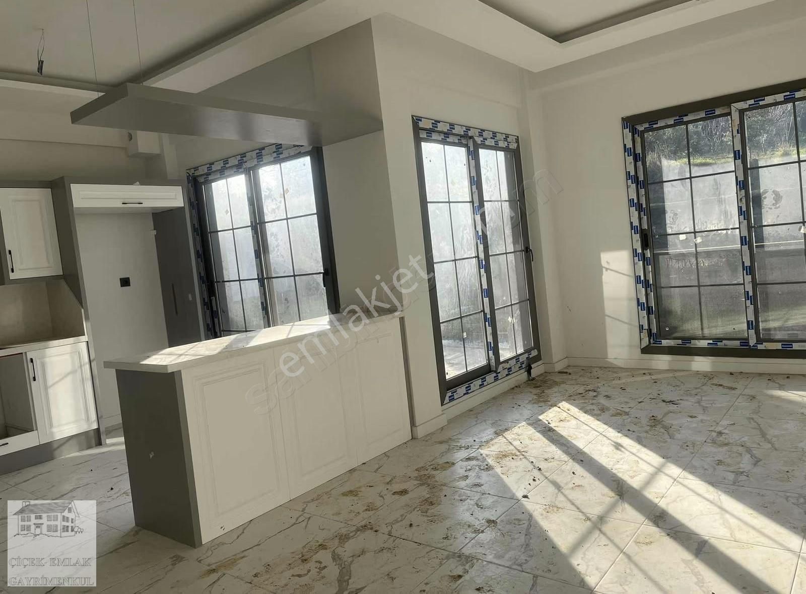 Manisa Karaoğlanlıda Sıfır Geniş Villa - Görsel 9