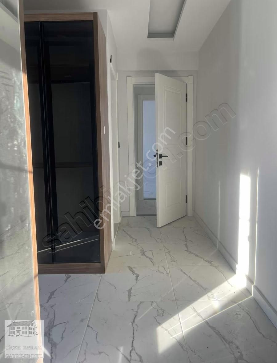 Manisa Karaoğlanlıda Sıfır Geniş Villa - Görsel 25