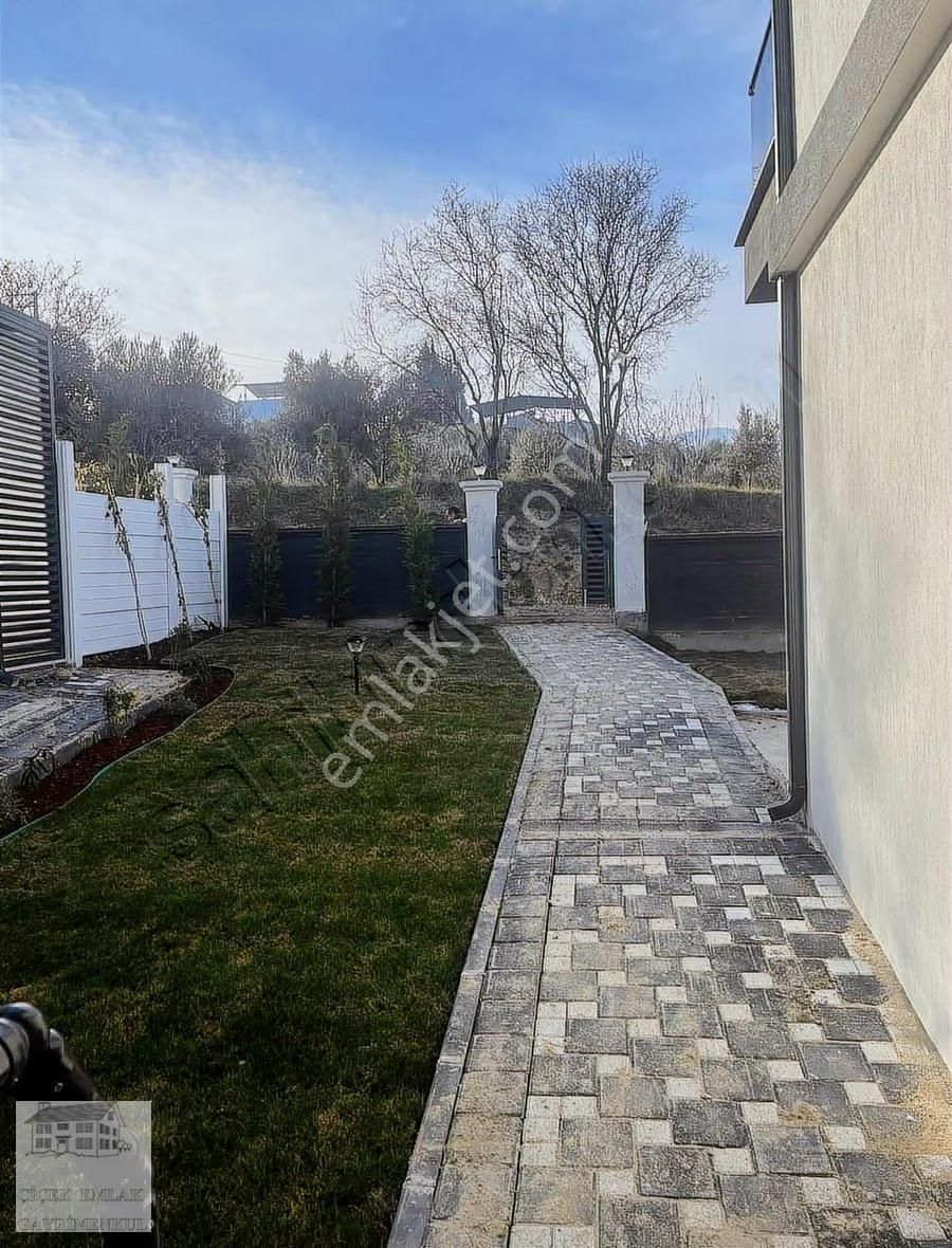 Manisa Karaoğlanlıda Sıfır Geniş Villa - Görsel 10