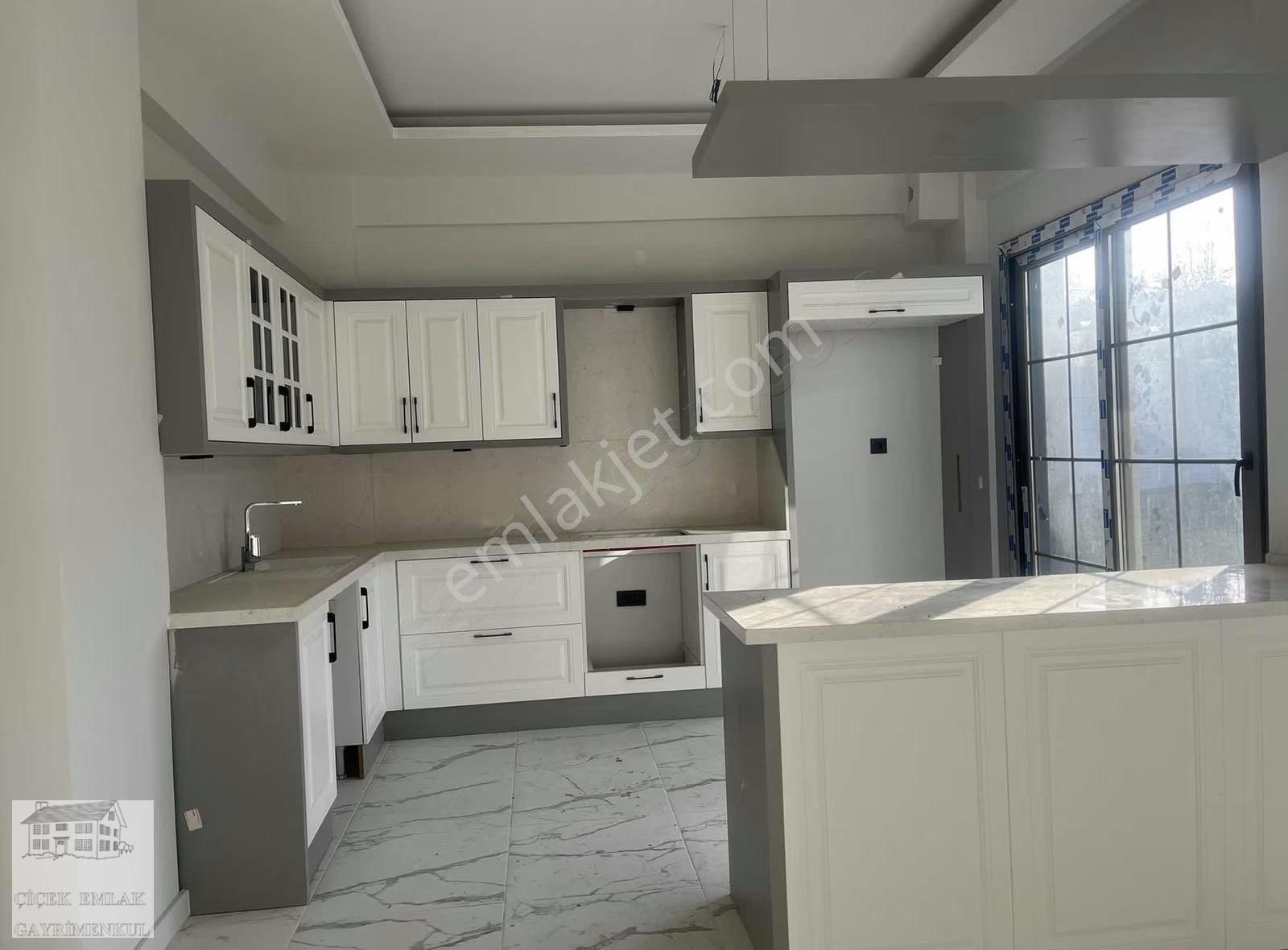 Manisa Karaoğlanlıda Sıfır Geniş Villa - Görsel 19
