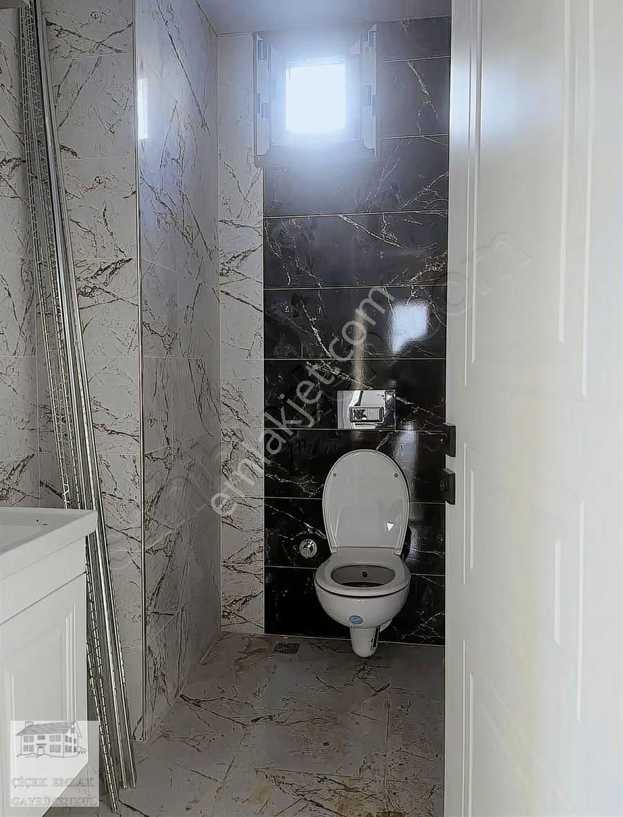 Manisa Karaoğlanlıda Sıfır Geniş Villa - Görsel 16