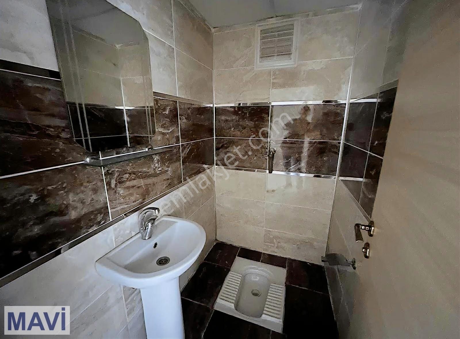 Hendek Yeni Mahallede Ana Caddeye Sıfır | Site İçi 3+1 | 125 M² - Görsel 3