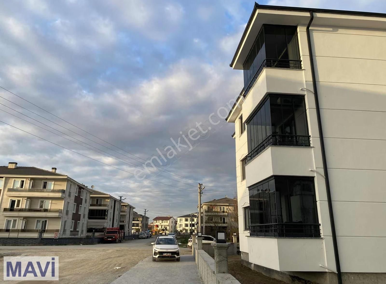 Re/max Mavi'den Arifiye Hanlıda Kiralık Sıfır Lüks 2+1 Daire - Görsel 9
