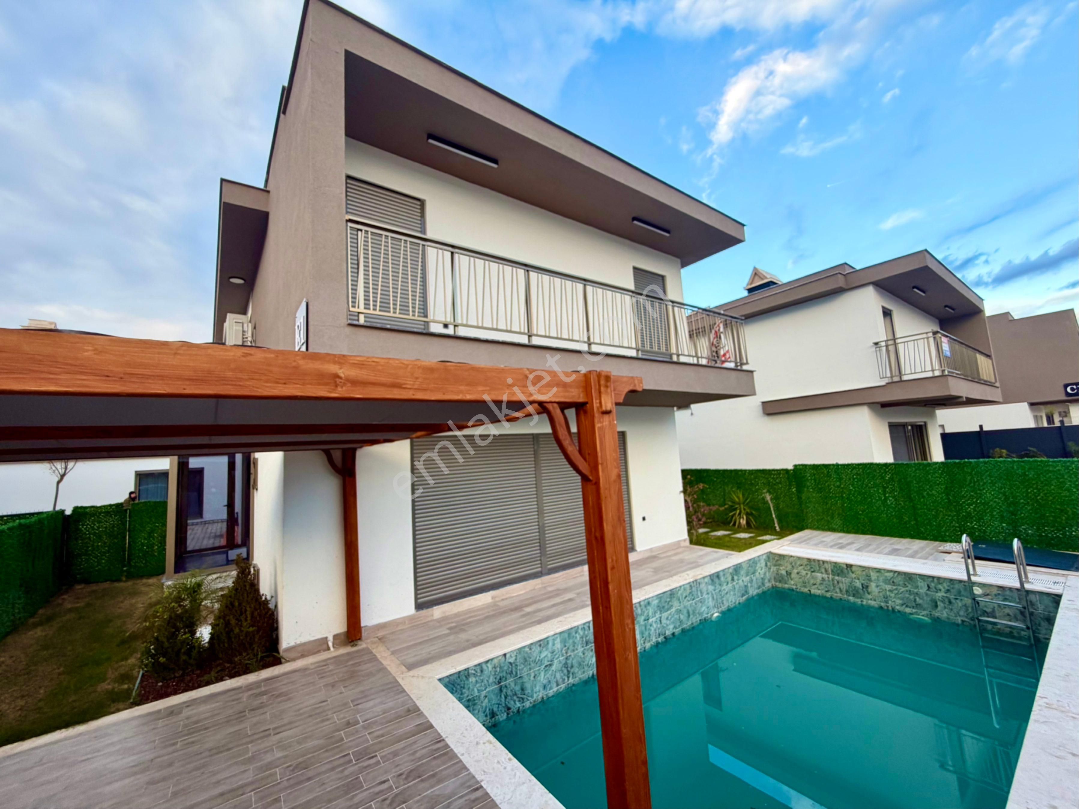 Denize Yakın Özel Havuzlu Müstakil Villa - Görsel 2