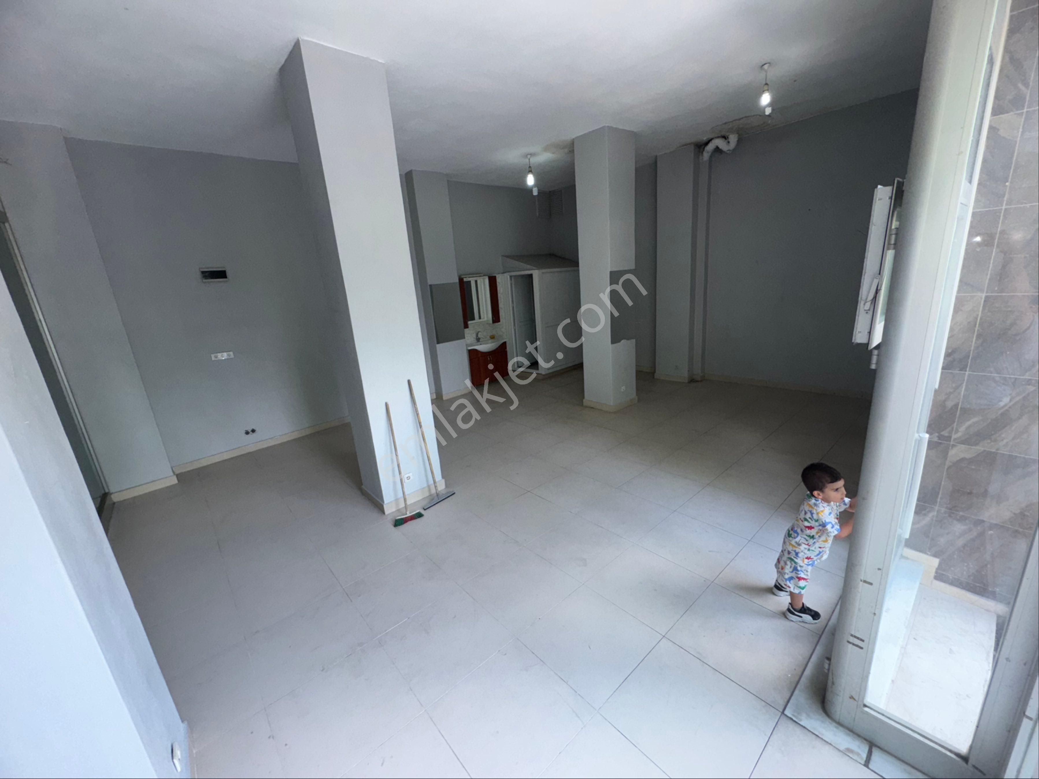 Zafer Yapıgayrimenkulden Kiralıkgirişkatdükkan 65m2sanayielktrikli İstanbul Sultangaziuğurmumcumahde - Görsel 10