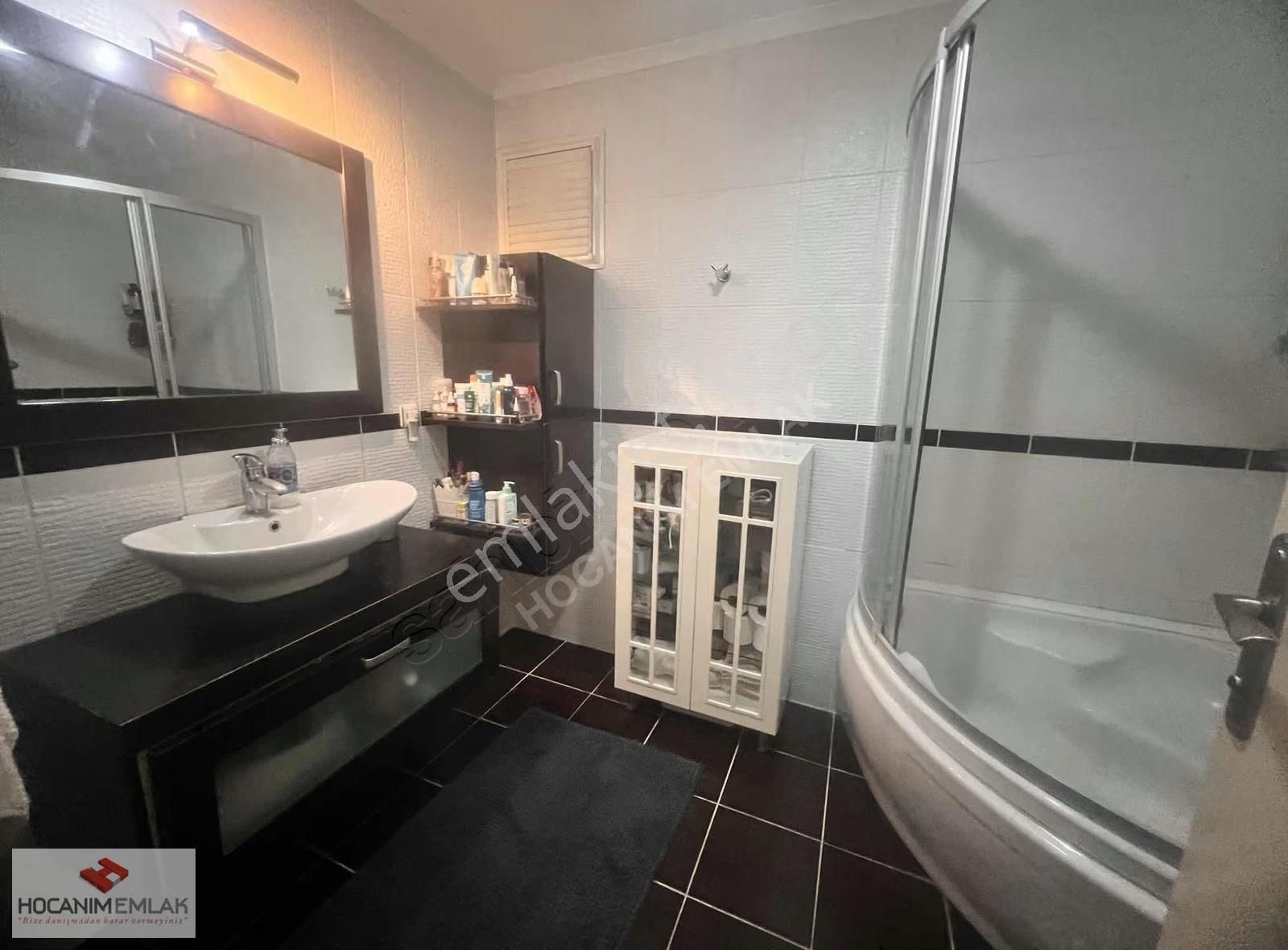 Görkem Sitesinde Manzaralı Otoparklı 3+1+kilerli - Görsel 5