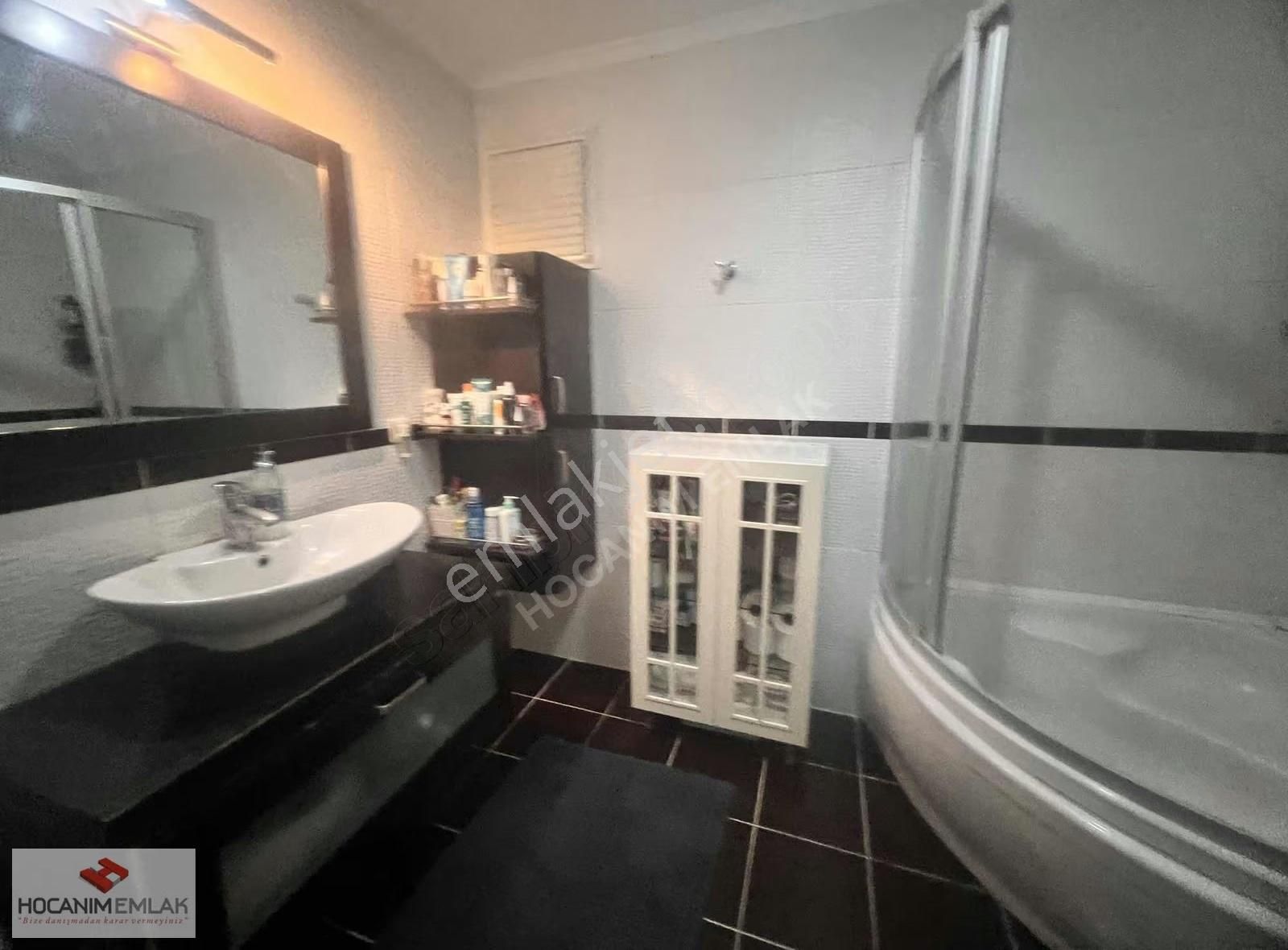 Görkem Sitesinde Manzaralı Otoparklı 3+1+kilerli - Görsel 6