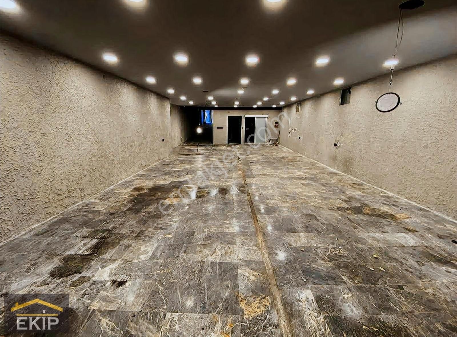 Göztepe Münibüs Caddesi Üzerinde Bahçe Kullanımlı 400m2 İş Yeri - Görsel 9