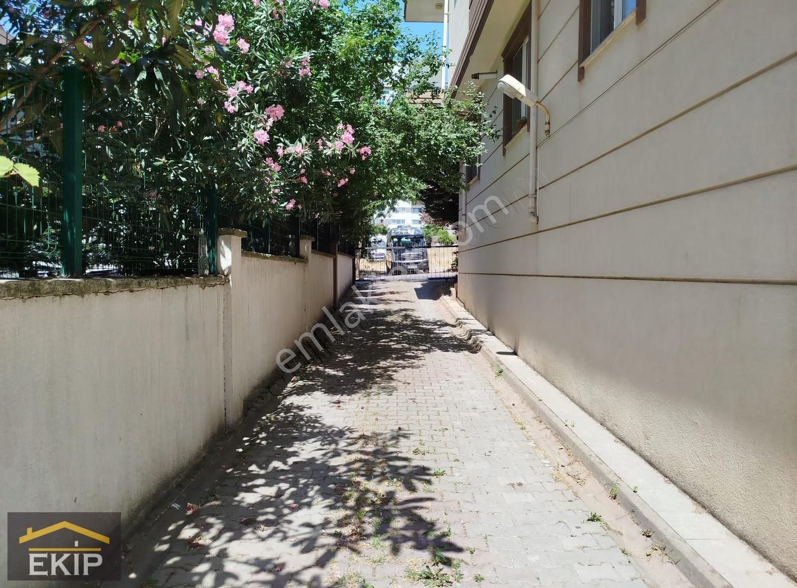 Elalmış Caddesi Reyhan Sokakta İskanlı 3+1 Yüksek Giriş Satılık - Görsel 8