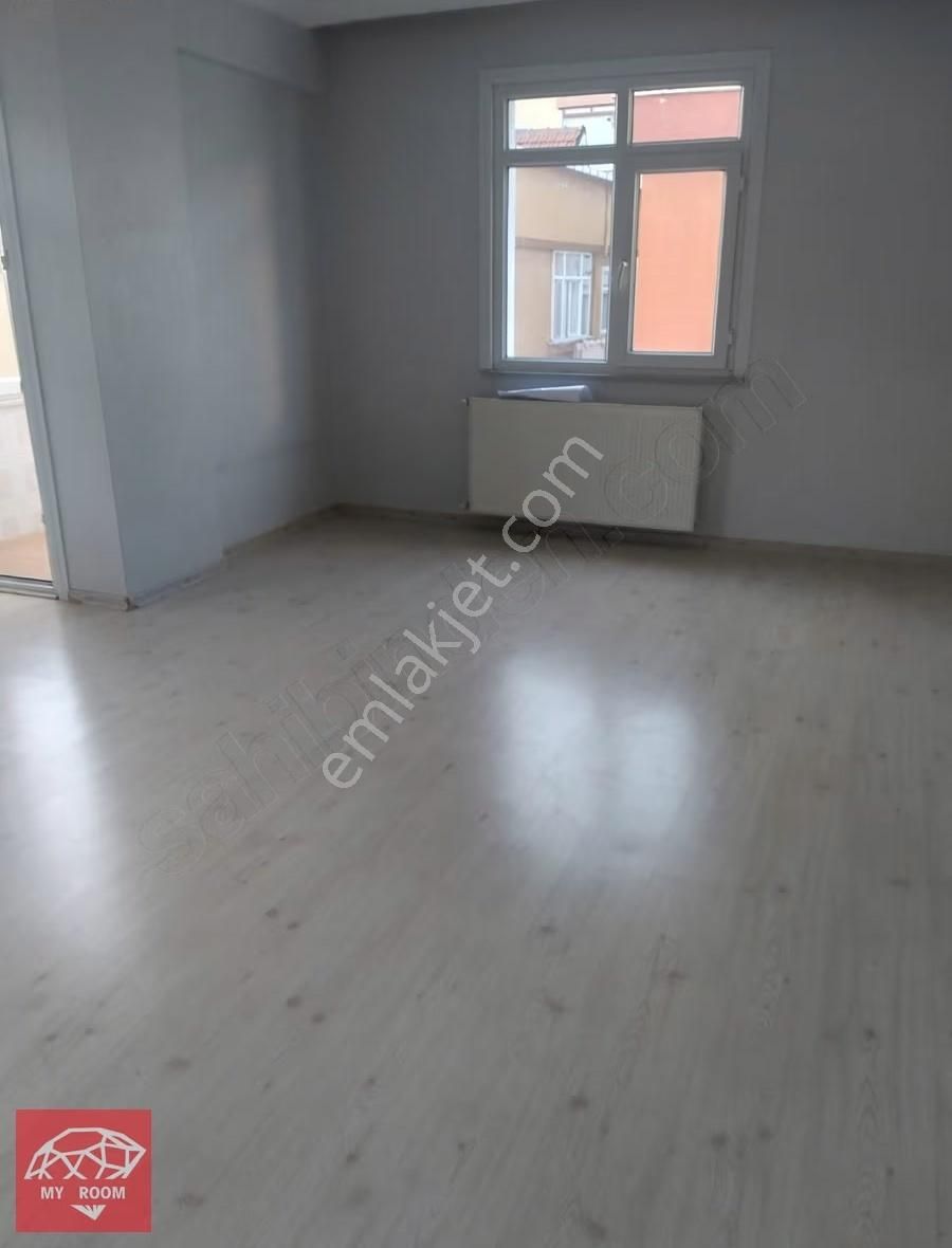 Ümraniye Çakmak Mahallesinde 2+1 Kiralk Daire - Görsel 2