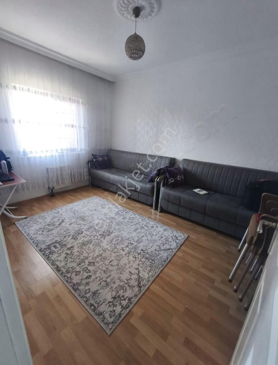 Seyran Emlak'tan Toki C Bloklarda Satlık Bakımlı 3+1 Daire - Görsel 2