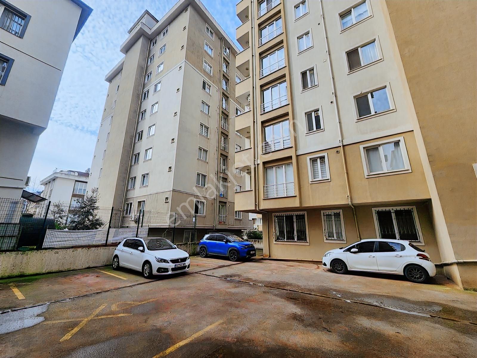 Site Mahallesin De Ferah Kullanışlı Ankastreli Kiralık 2+1 - Görsel 13