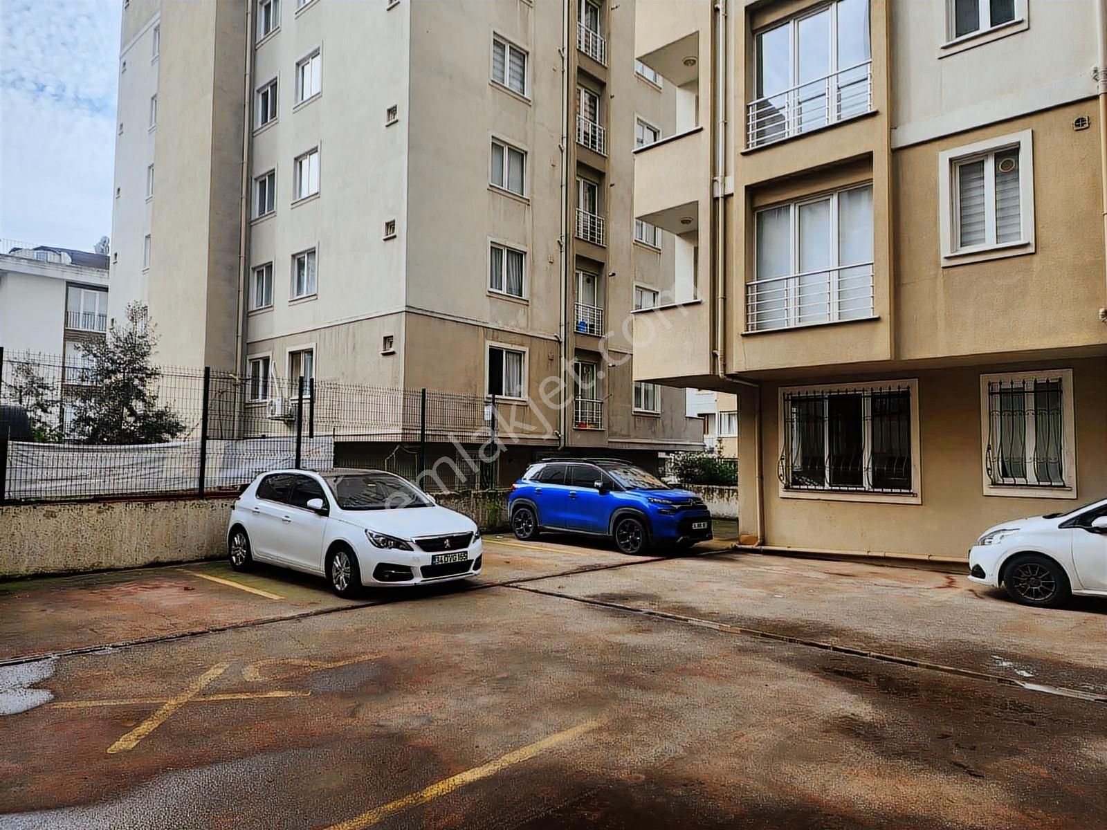 Site Mahallesin De Ferah Kullanışlı Ankastreli Kiralık 2+1 - Görsel 7