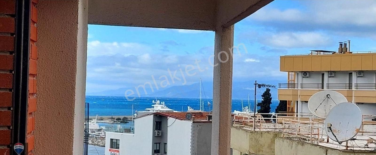 Kuşadası Marinada Asansörlü 165 M2 3+1 Arakat Daire - Görsel 14