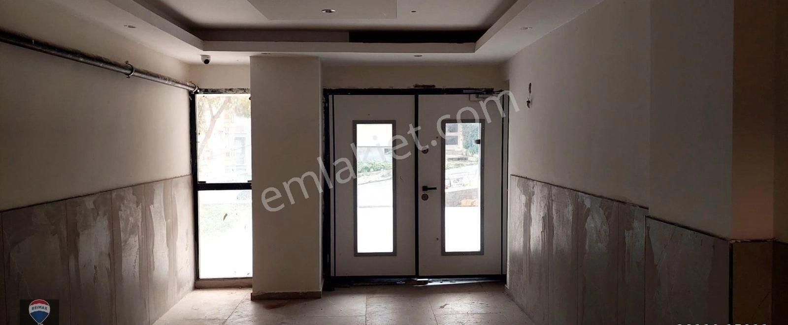 Kuşadası Marinada Asansörlü 165 M2 3+1 Arakat Daire - Görsel 4