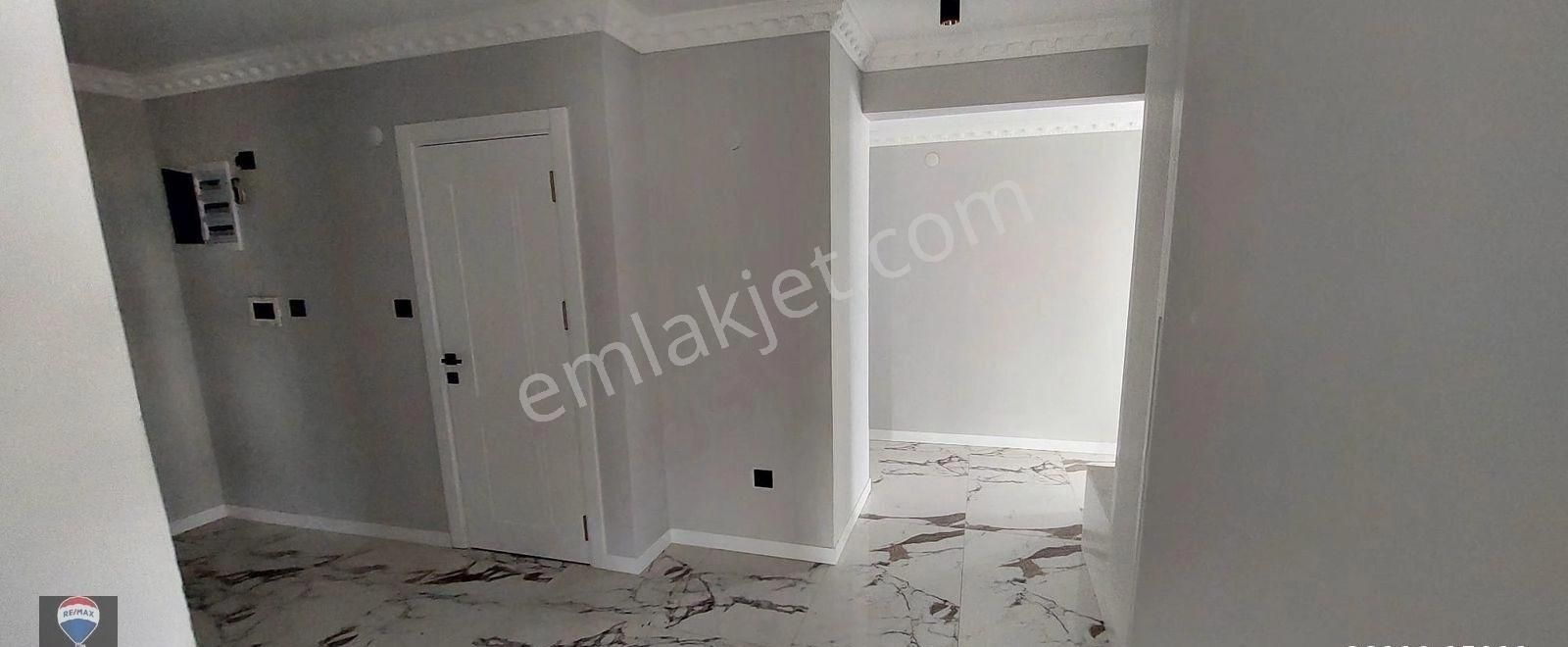 Kuşadası Marinada Asansörlü 165 M2 3+1 Arakat Daire - Görsel 7