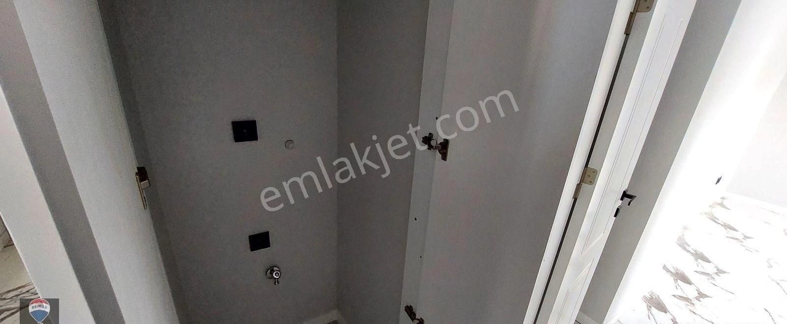 Kuşadası Marinada Asansörlü 165 M2 3+1 Arakat Daire - Görsel 10