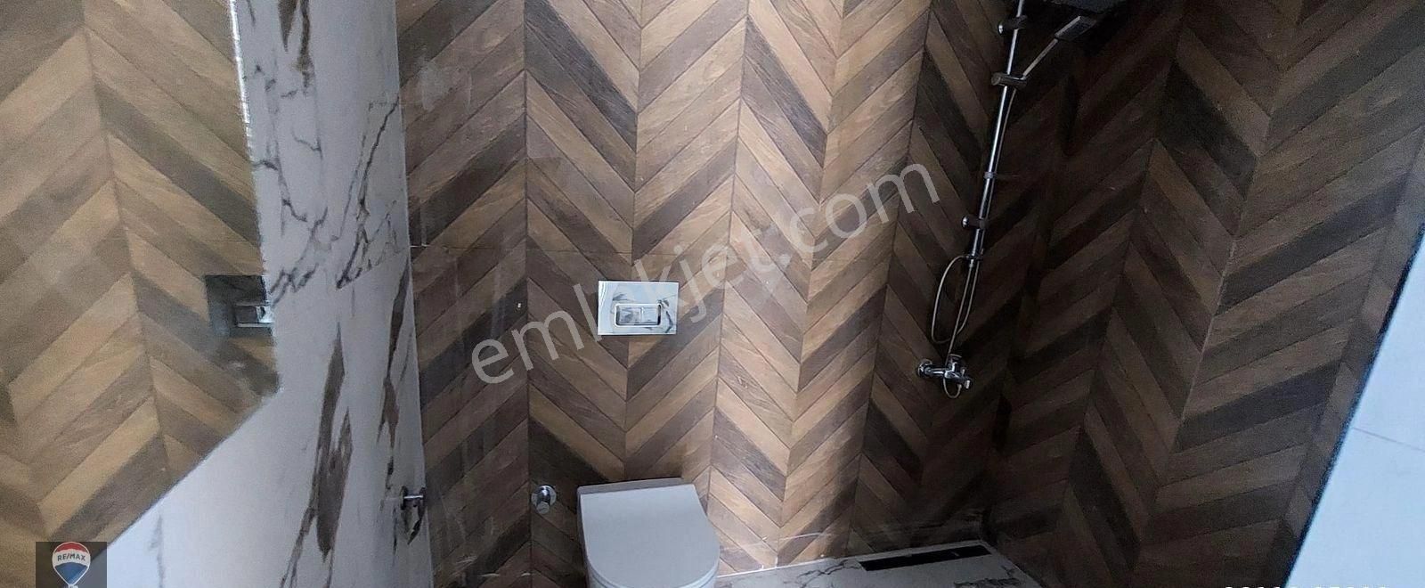 Kuşadası Marinada Asansörlü 165 M2 3+1 Arakat Daire - Görsel 23