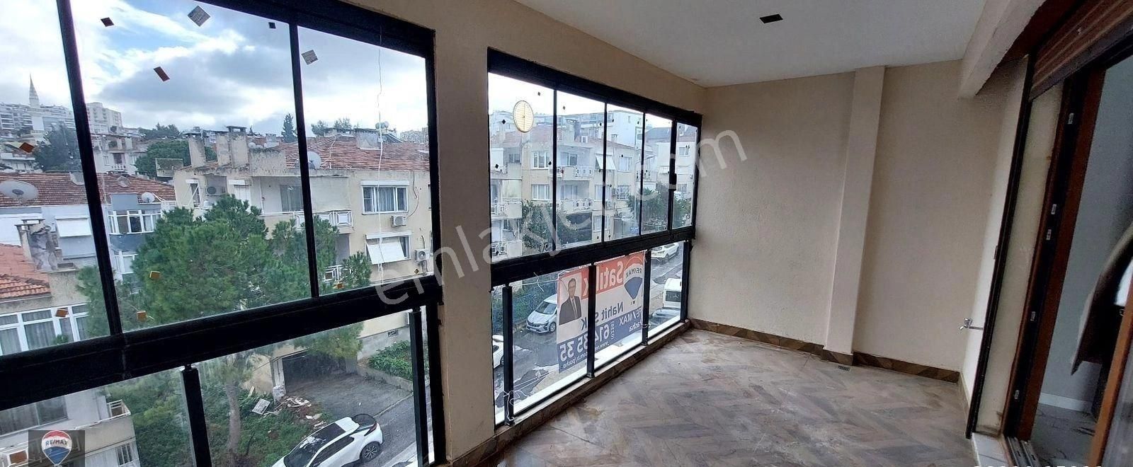 Kuşadası Marinada Asansörlü 165 M2 3+1 Arakat Daire - Görsel 30