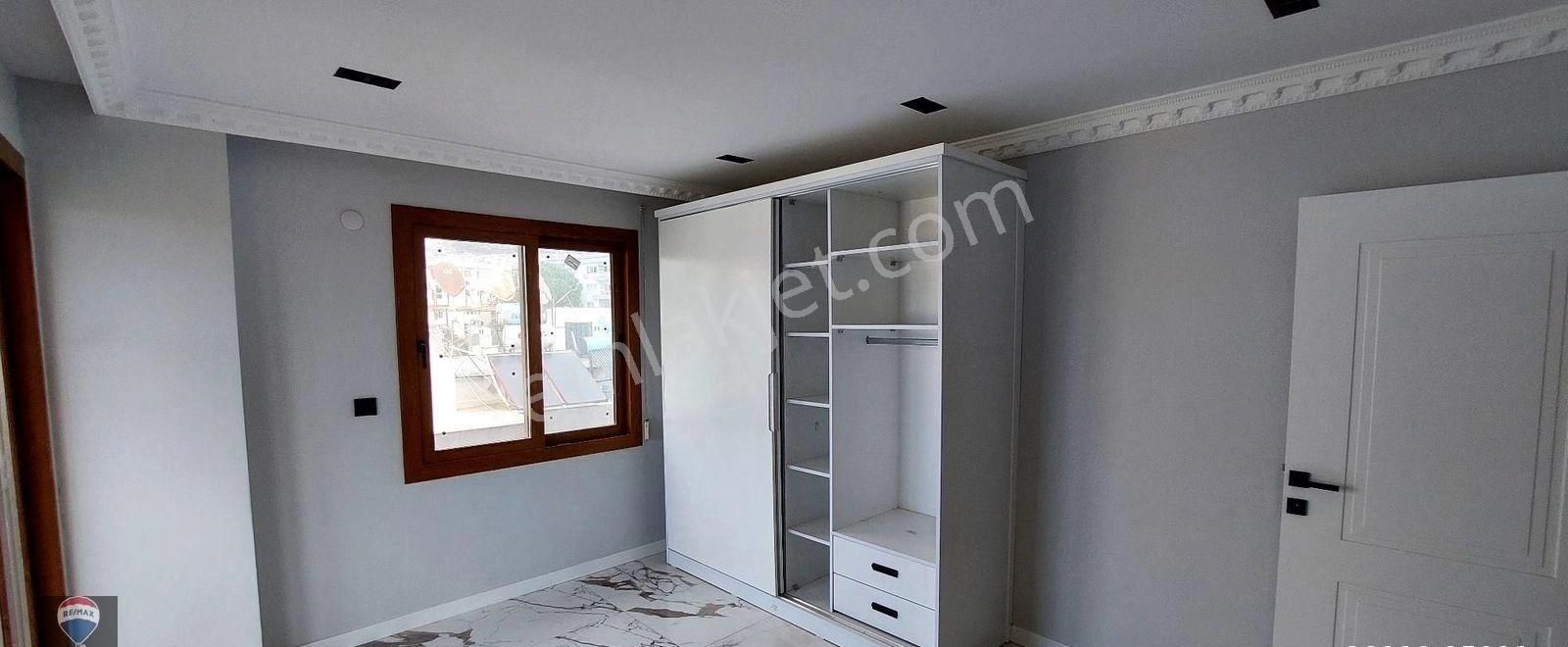 Kuşadası Marinada Asansörlü 165 M2 3+1 Arakat Daire - Görsel 2