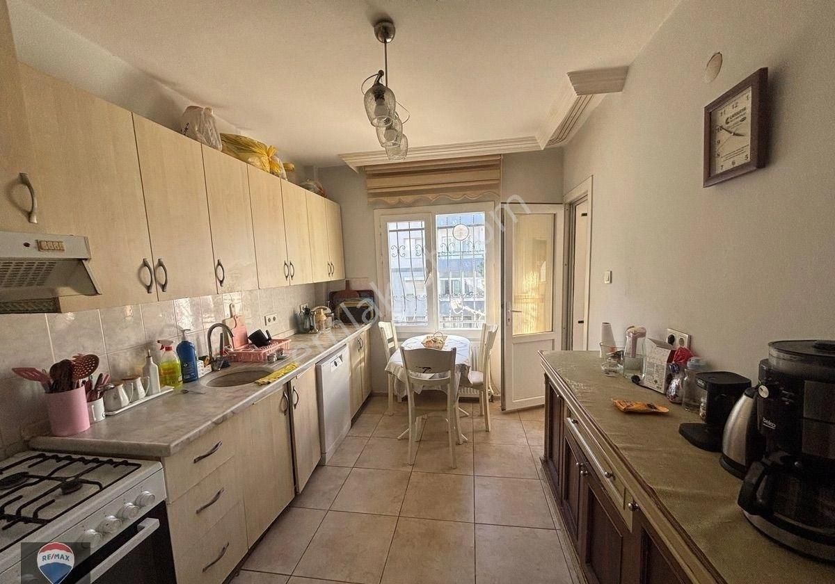 Kuşadası Ege Mahallesi Satılık 3+1 Ferah Daire - Görsel 6