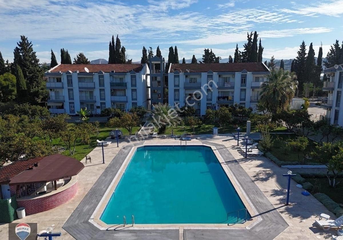 Karaova Öncü Sitesinde Plaj Ve Avm Yakını Satılık 1+1 Daire