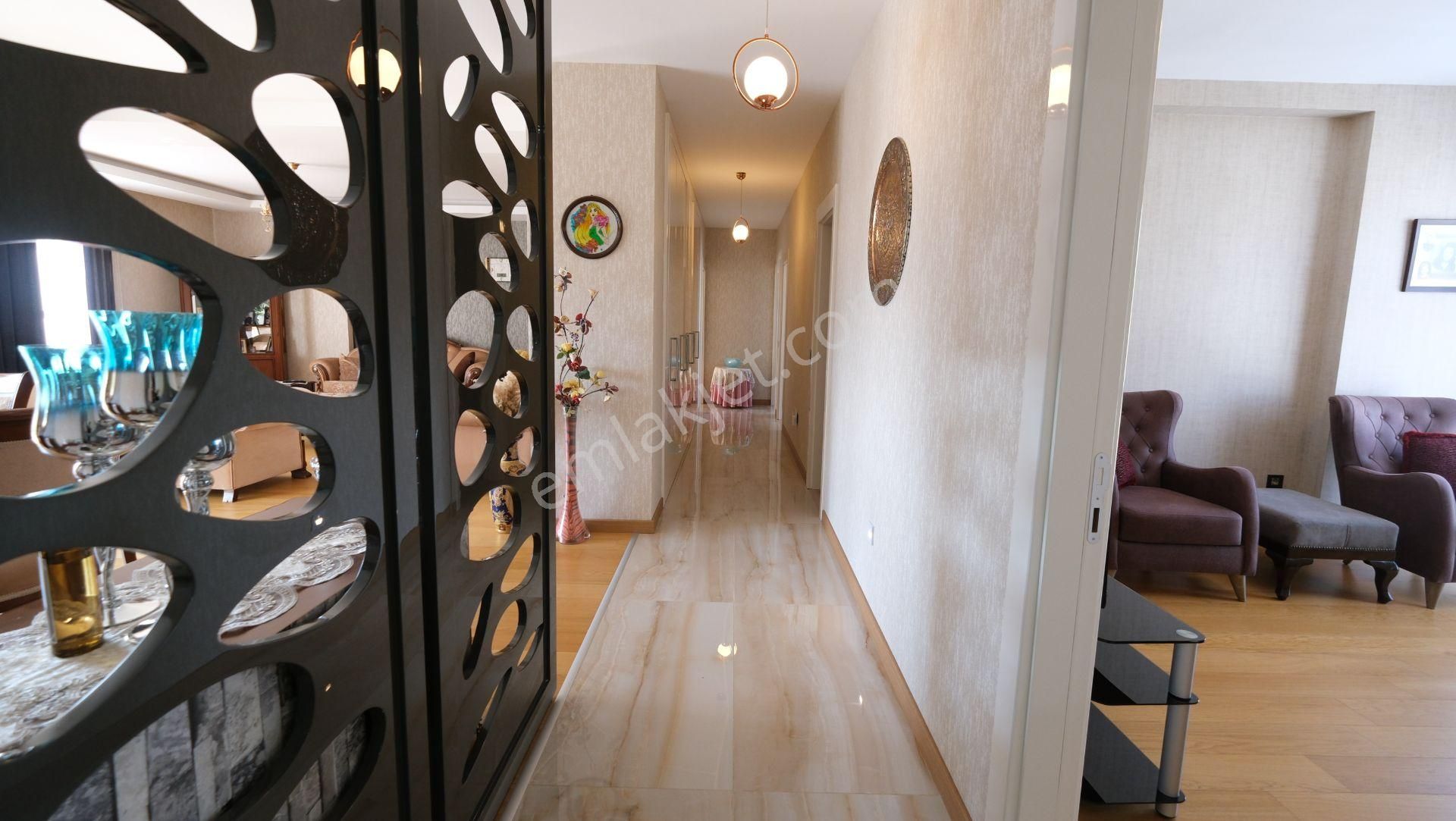Park Caddesi Vivendi Sitesi Katta Tek 4+1 Satılık Daire - Görsel 23