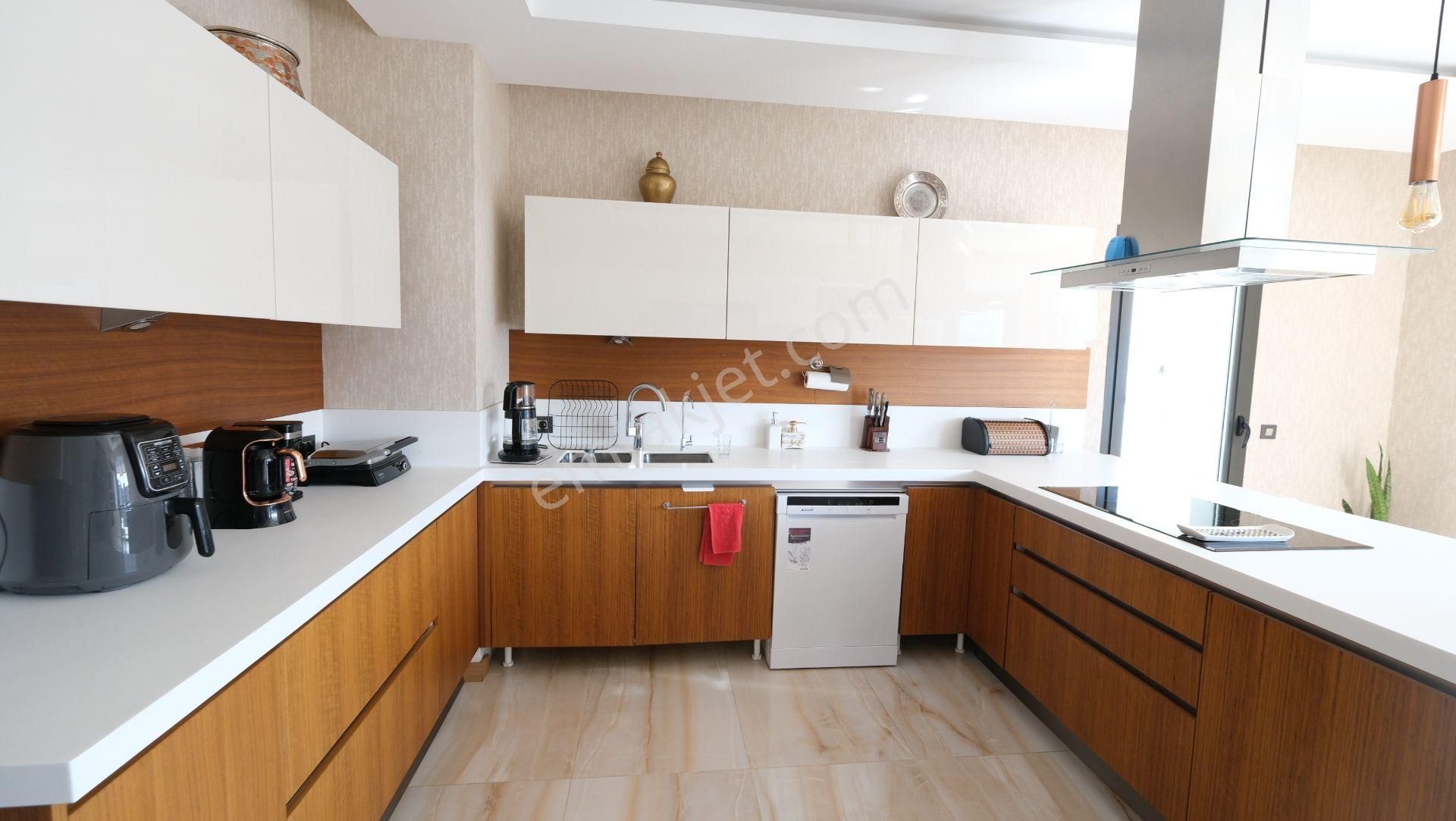 Park Caddesi Vivendi Sitesi Katta Tek 4+1 Satılık Daire - Görsel 27