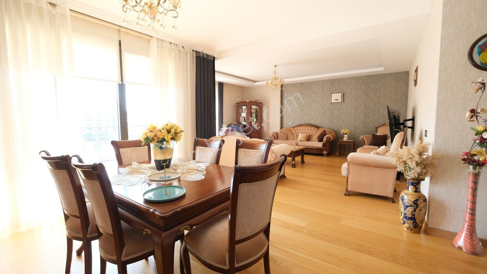 Park Caddesi Vivendi Sitesi Katta Tek 4+1 Satılık Daire - Görsel 2
