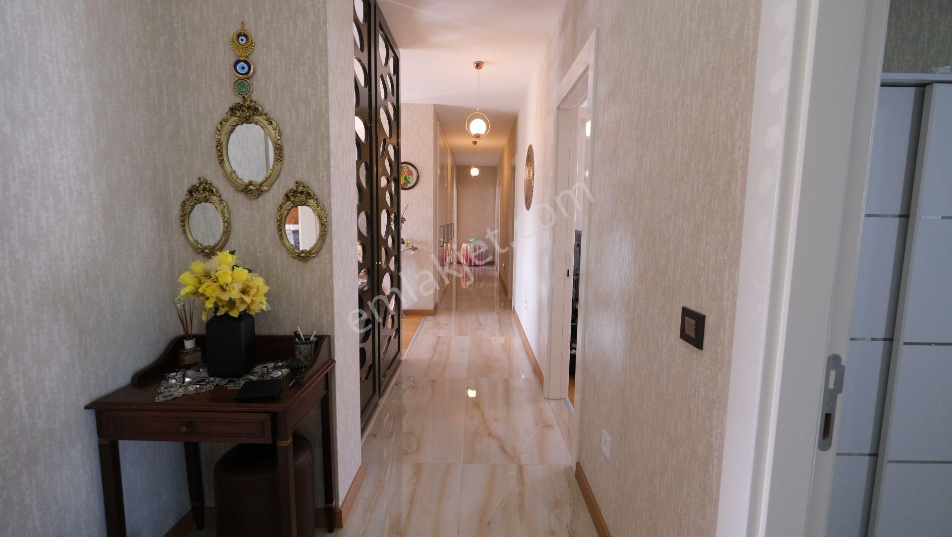 Park Caddesi Vivendi Sitesi Katta Tek 4+1 Satılık Daire - Görsel 22