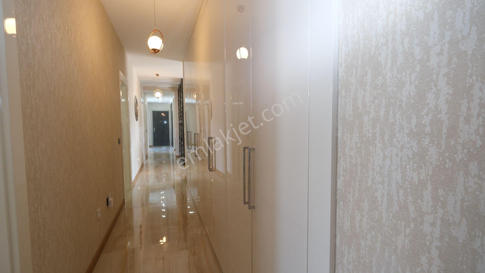 Park Caddesi Vivendi Sitesi Katta Tek 4+1 Satılık Daire - Görsel 11