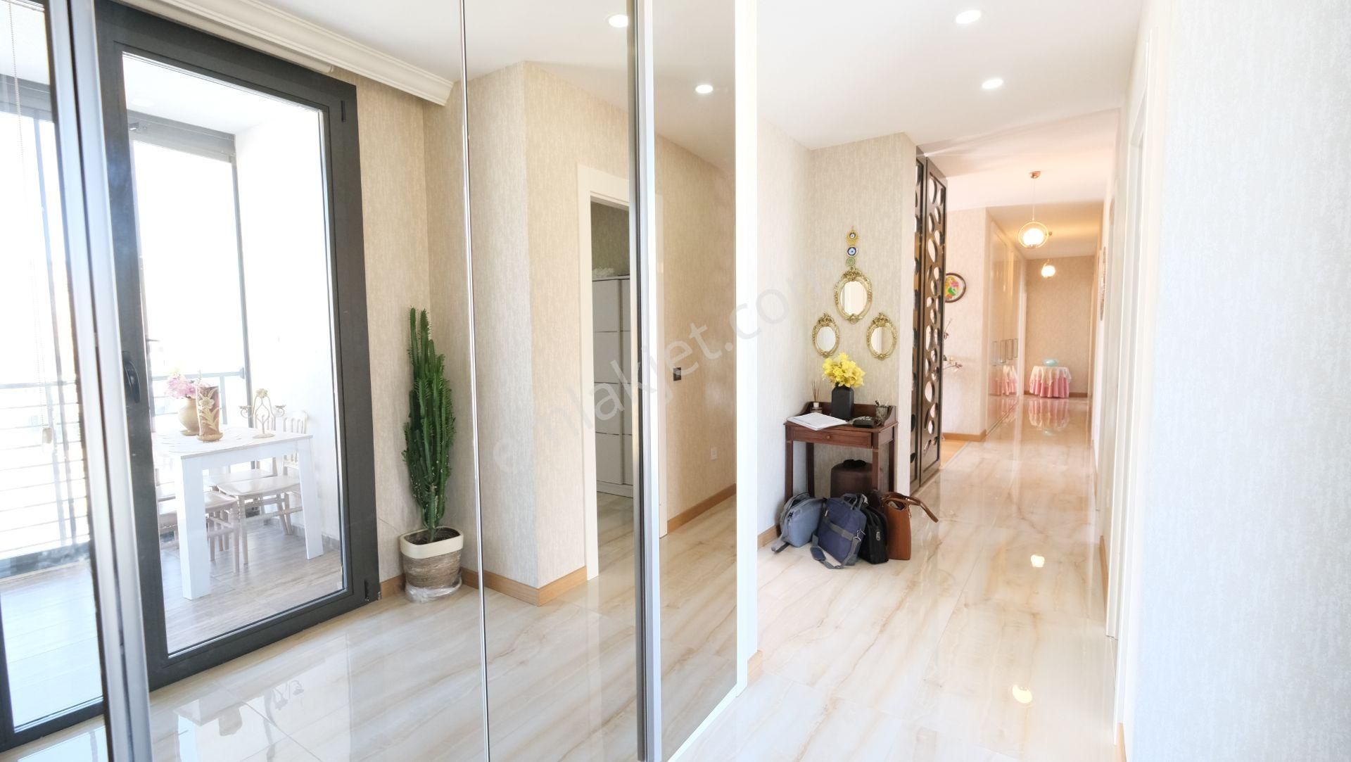 Park Caddesi Vivendi Sitesi Katta Tek 4+1 Satılık Daire - Görsel 32