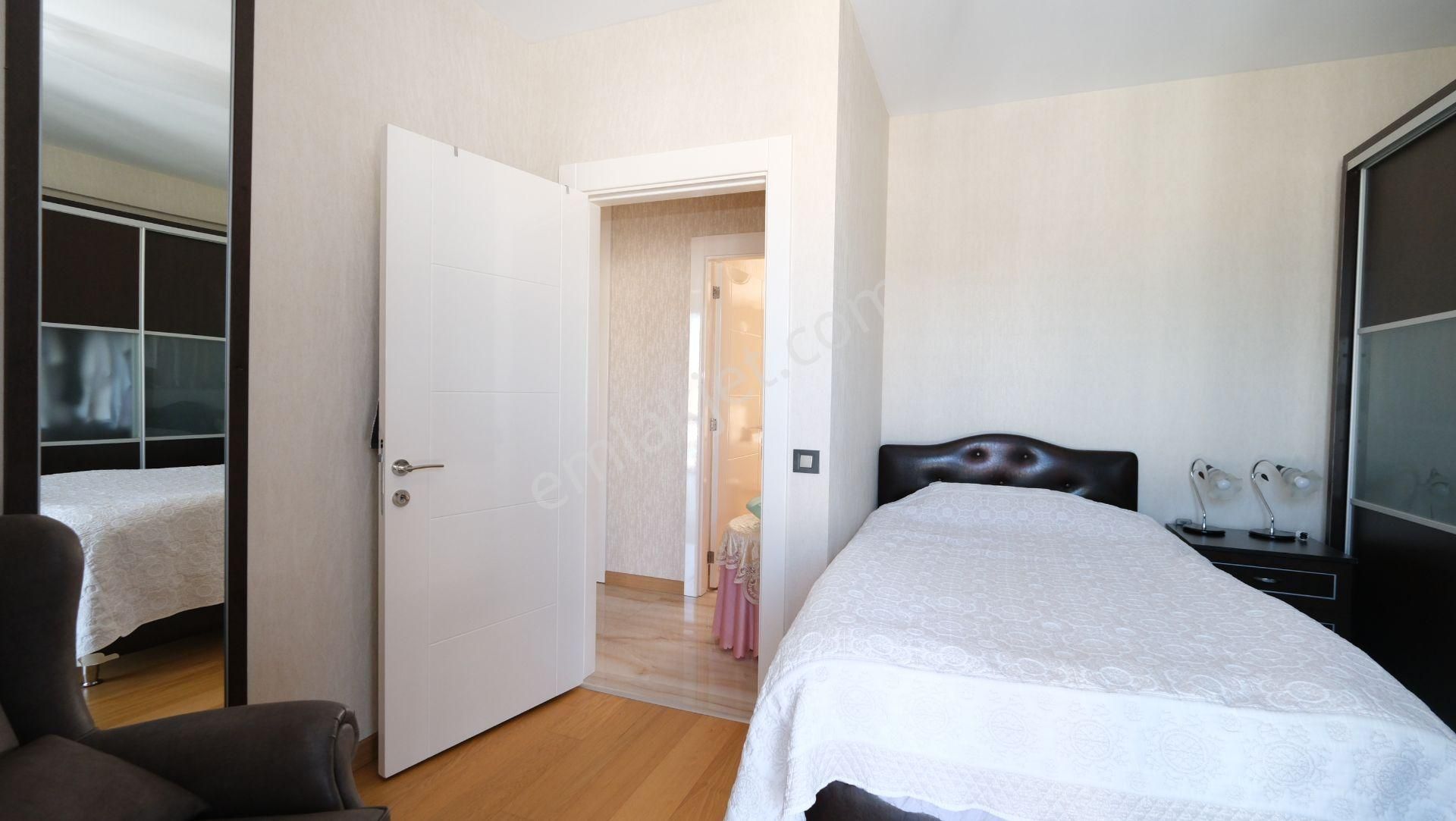 Park Caddesi Vivendi Sitesi Katta Tek 4+1 Satılık Daire - Görsel 9