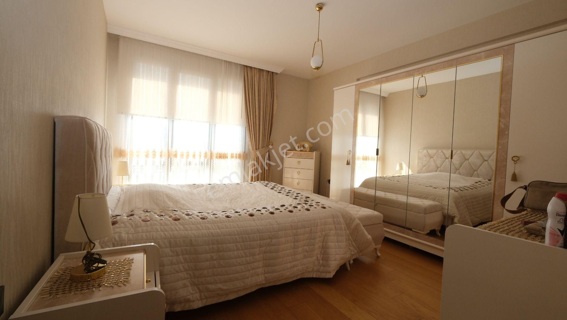 Park Caddesi Vivendi Sitesi Katta Tek 4+1 Satılık Daire - Görsel 12