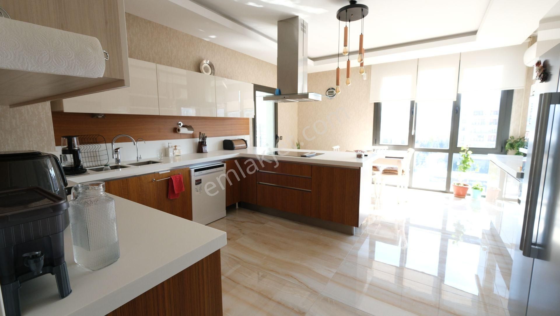 Park Caddesi Vivendi Sitesi Katta Tek 4+1 Satılık Daire - Görsel 24