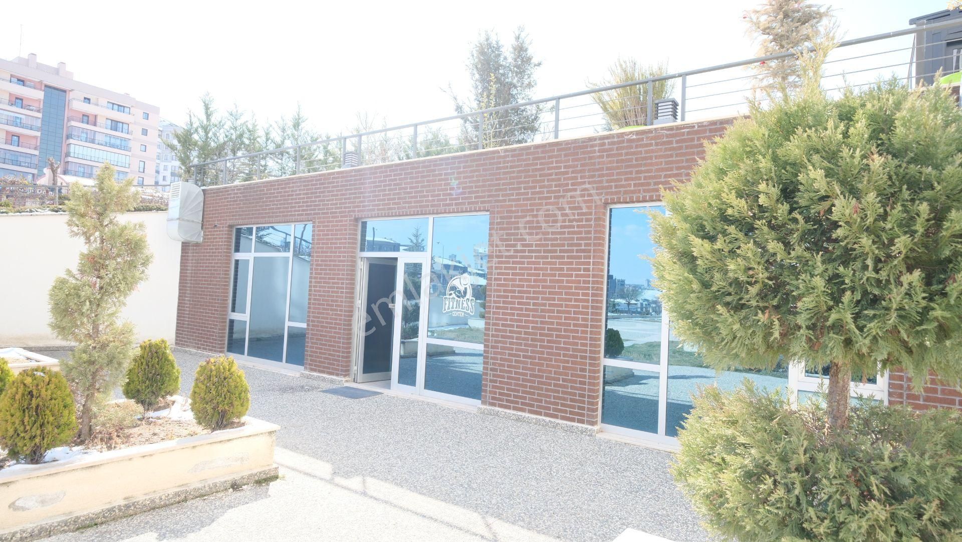 Park Caddesi Vivendi Sitesi Katta Tek 4+1 Satılık Daire - Görsel 35