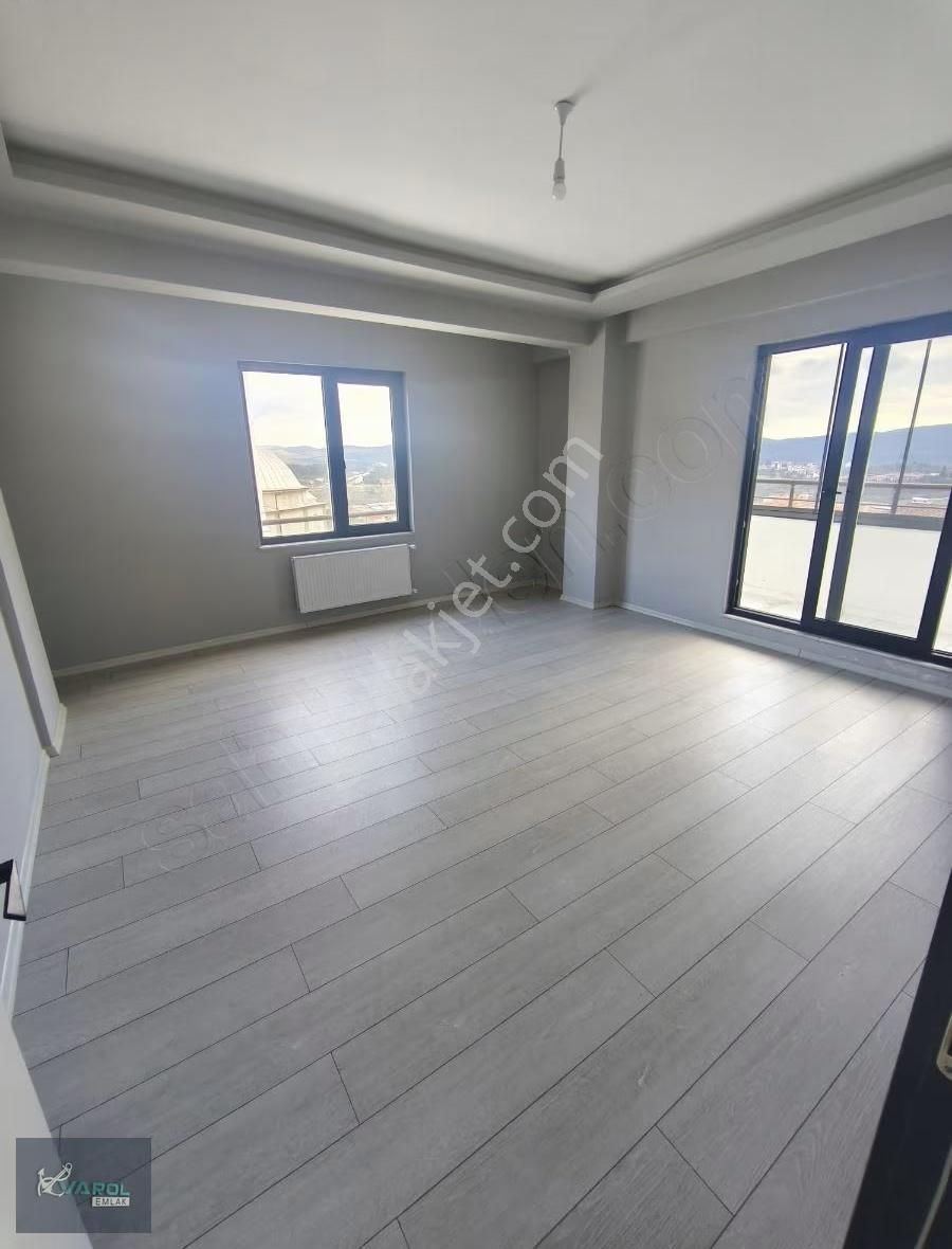 Ayvacık Teras Cafe Yakını Ara Kat 2+1 Daire