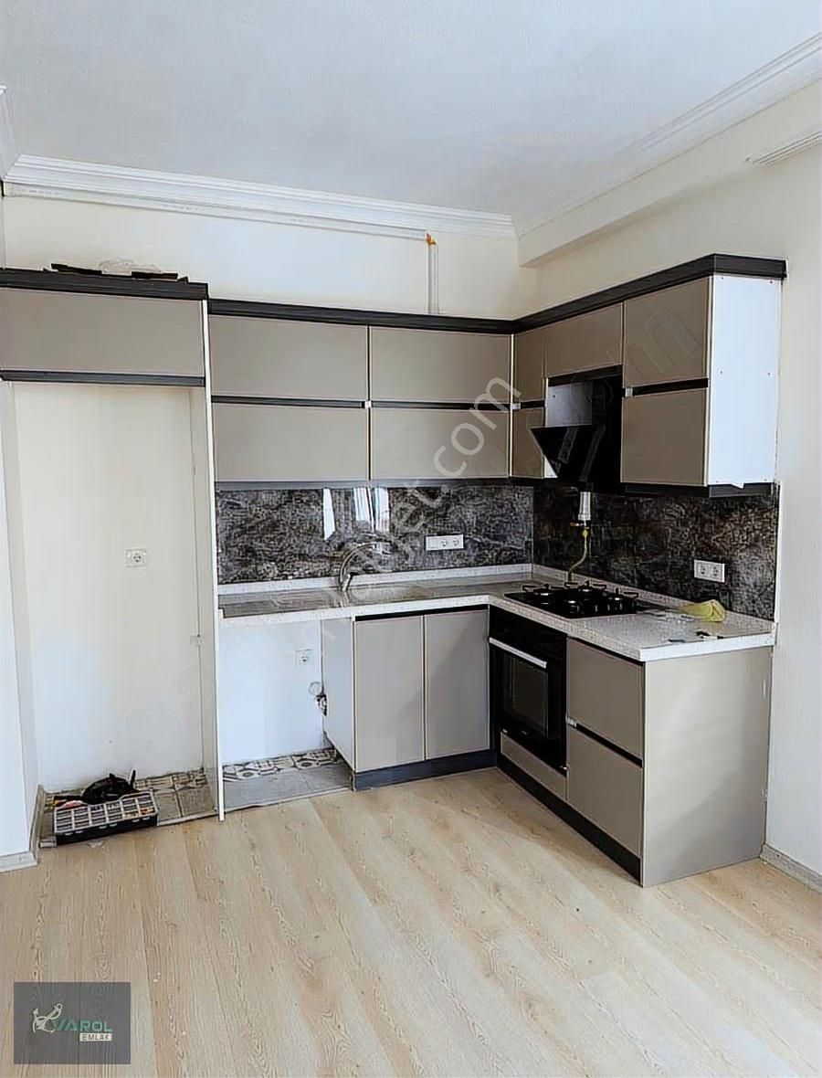 Ayvacık Merkez'de Ara Kat Balkonlu 1+1 Daire - Görsel 3