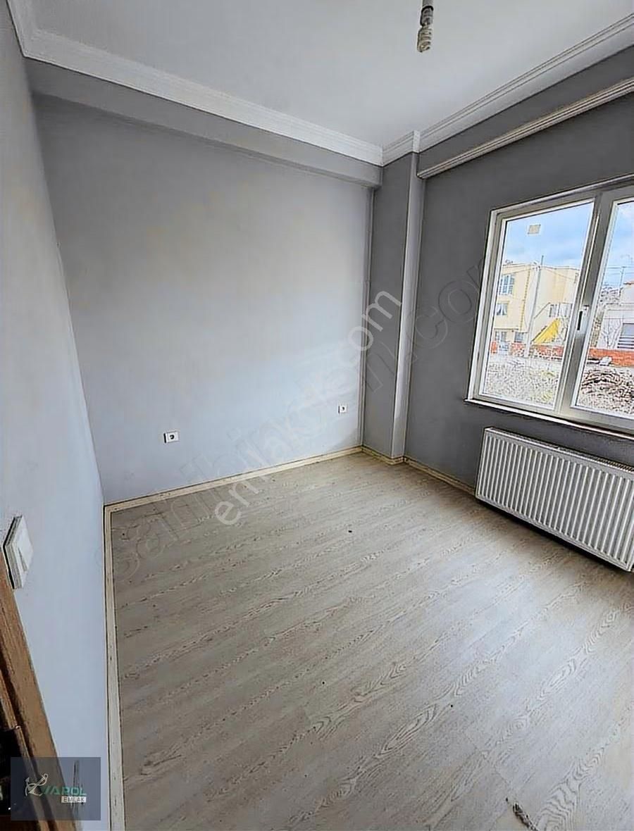 Ayvacık Merkez'de Ara Kat Balkonlu 1+1 Daire - Görsel 5