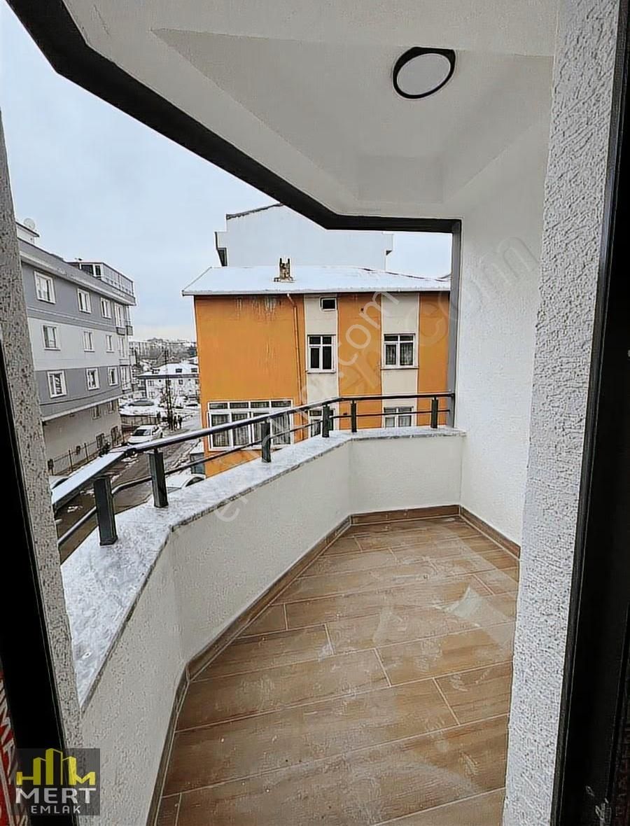 Çekmeköy Merkez Mahallesinde Sıfır Binada Tam Donanımlı Ara Kat - Görsel 3