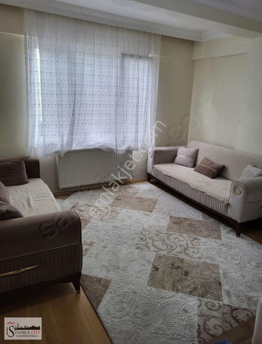 Bağcılar Barbaros Mahallesi'nde Satılık Ara Kat 2+1 Daire