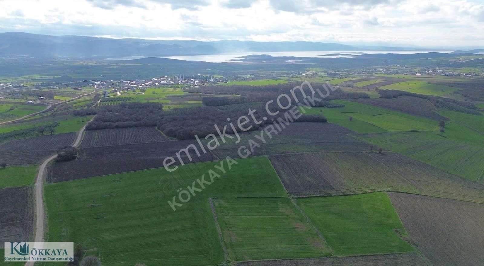 Kökkaya'dan Konaklıda Göl Manzaralı Ulaşımı Kolay Satılık Tarla - Görsel 4