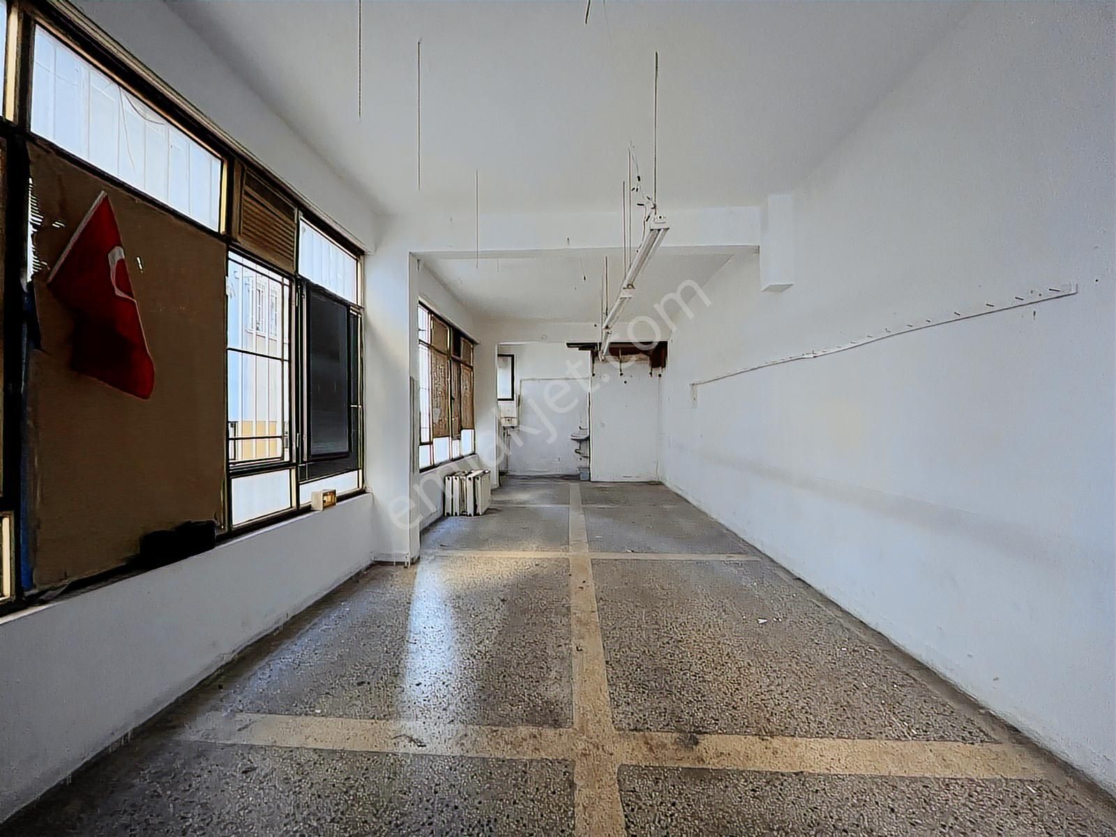 Merhaba Emlak'tan Yüksek Girişli Ferah Dükkan (kapora Alındı)