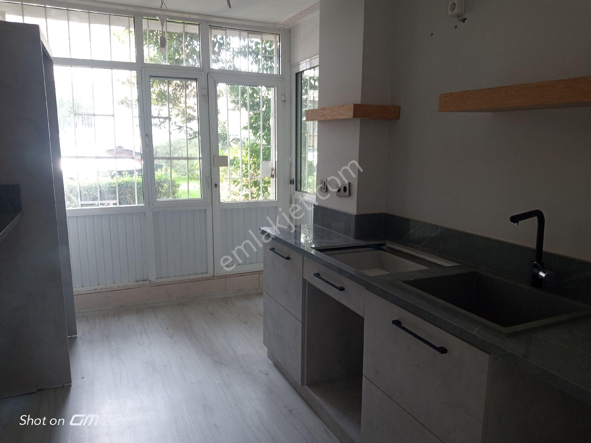 Sahilde İş Yerine Kiralik Deniz Manzaralı 3 + 1