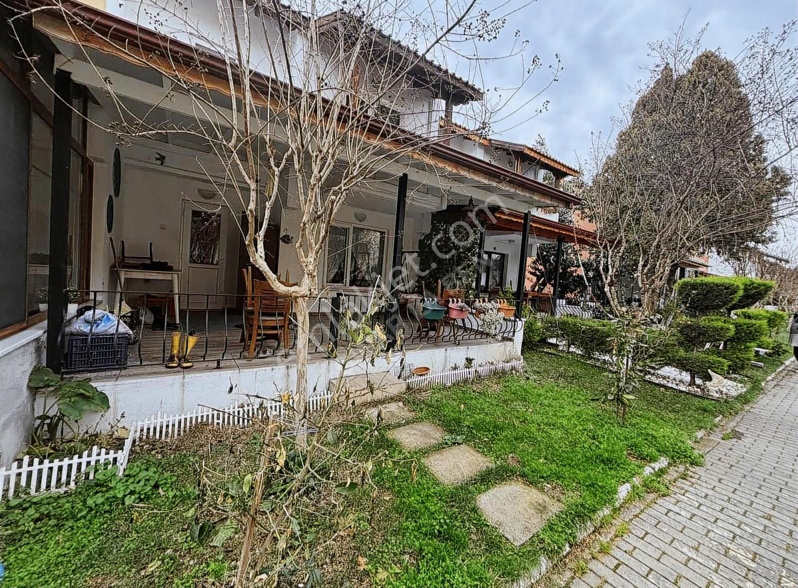 Umut Sitesinde Full Sosyal Donanımlı 4+2 Tripleks Satılık Villa - Görsel 15