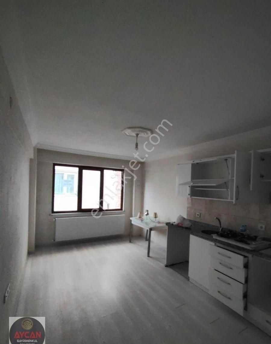 Aycan Gayrimenkulden Biga Cumhuriyet Mahallesinde 1+1 Kiralık Daire - Görsel 12