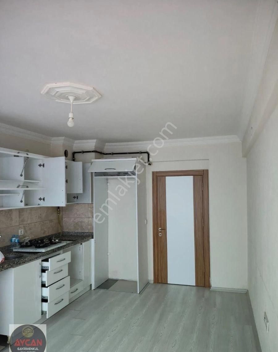 Aycan Gayrimenkulden Biga Cumhuriyet Mahallesinde 1+1 Kiralık Daire - Görsel 8
