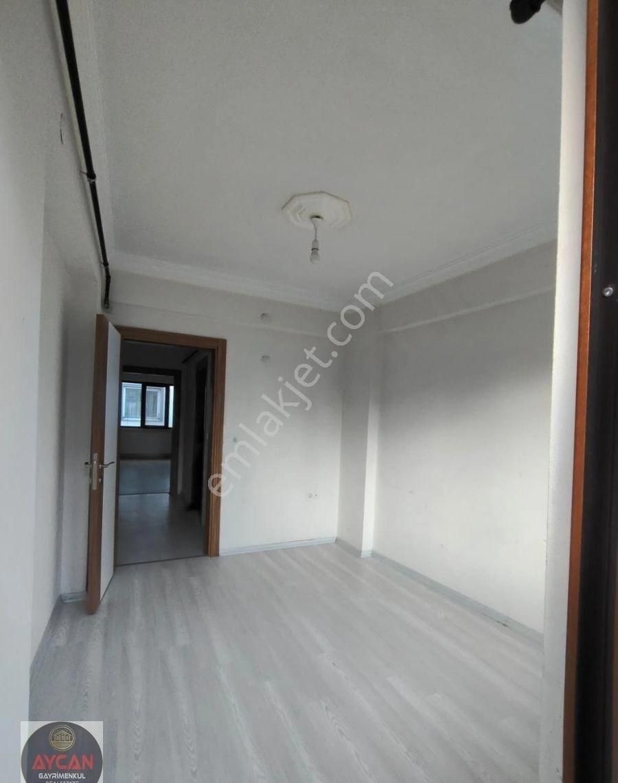 Aycan Gayrimenkulden Biga Cumhuriyet Mahallesinde 1+1 Kiralık Daire - Görsel 13